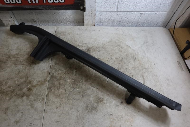 2018-2021 Jeep Wrangler JL 4 Door OEM Right Passenger Door Glass Frame 68251546