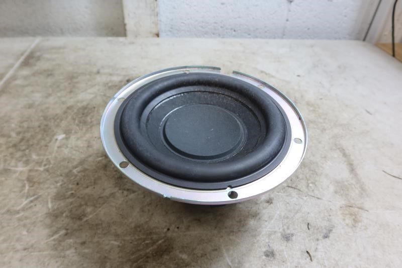 2013 2014 Jeep Wrangler JK OEM Alpine Subwoofer Speaker Assembly 05091271