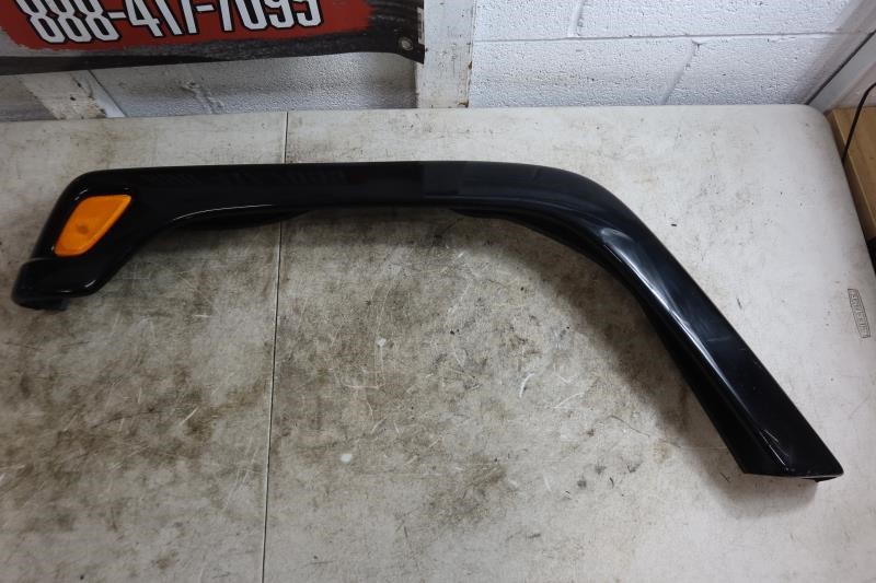 2001-2006 Jeep Wrangler TJ Rubicon OEM Front Left Driver Fender Flare QP95TZZAC
