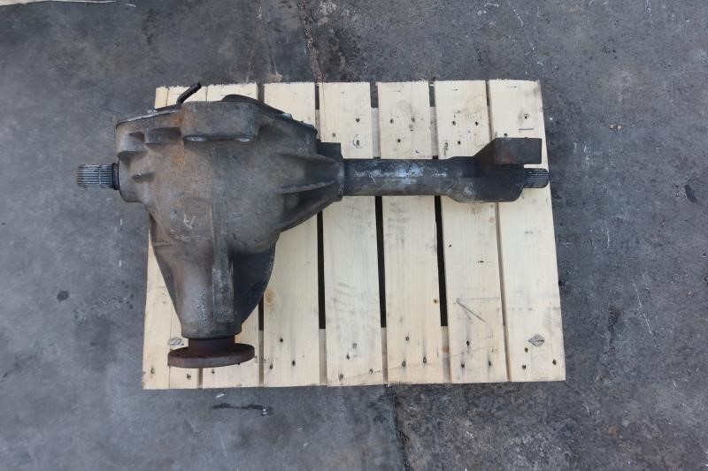 2001-2011 Dodge Ram Dakota OEM Front 3.55 Axle Differential Carrier 52069680
