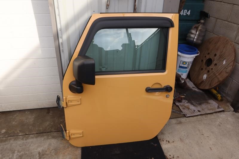 2011-2018 Jeep Wrangler JK JKU OEM Front Left Driver Door Loaded 68079597