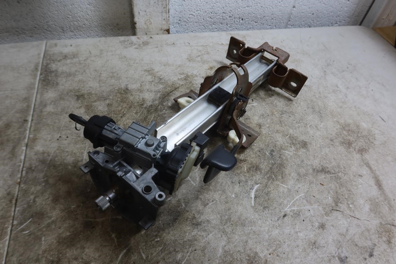 2001-2006 Jeep Wrangler TJ OEM Steering Column w/ Ignition Switch 05057079