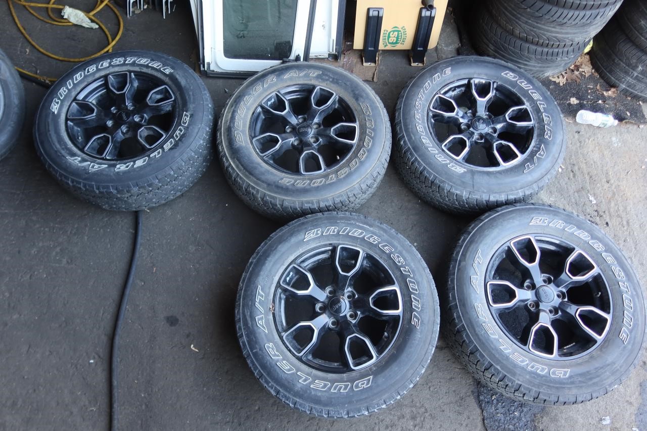 2017 2018 Jeep Wrangler JK OEM Black Polished 18