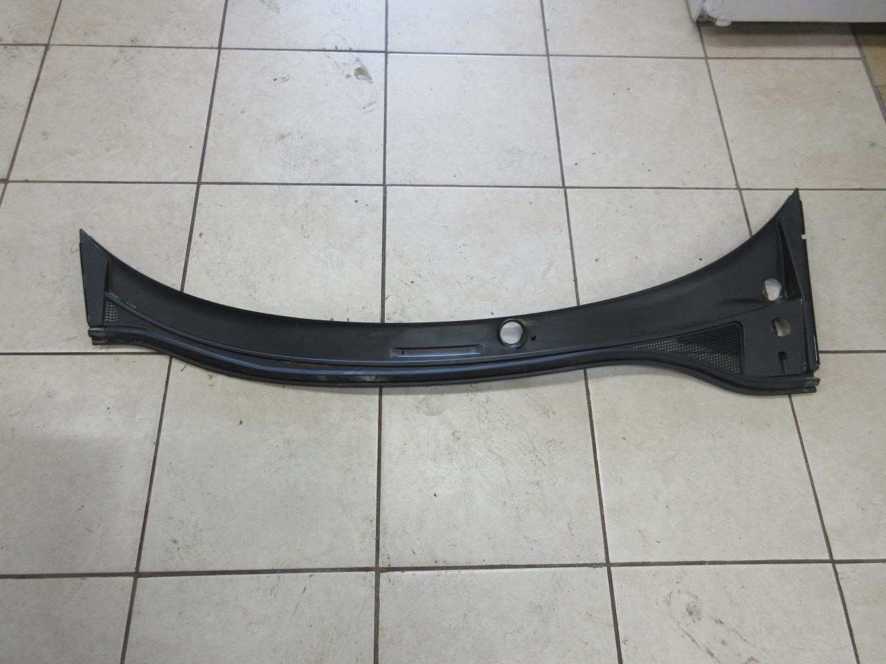 2014-2019 Chevrolet Corvette C7 OEM Front Wiper Cowl Air Trim Panel 23459574