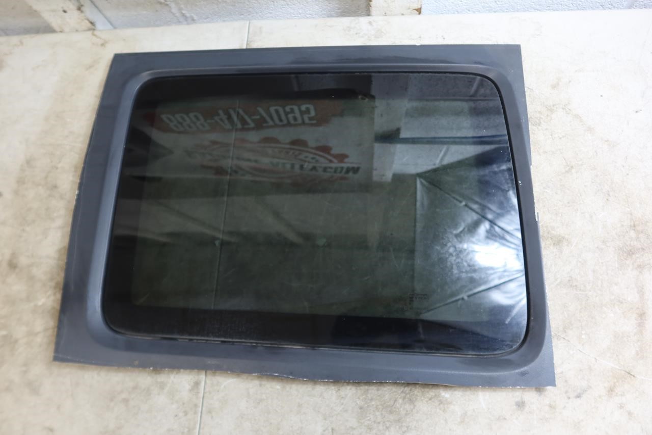 2007-2010 Jeep Wrangler JK 4 Door OEM Left Driver Hardtop Quarter Glass 55395741