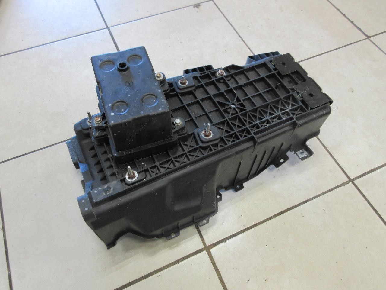 2018-2024 Jeep Wrangler JL OEM 3.6L OEM Engine Bay Battery Tray 68275851