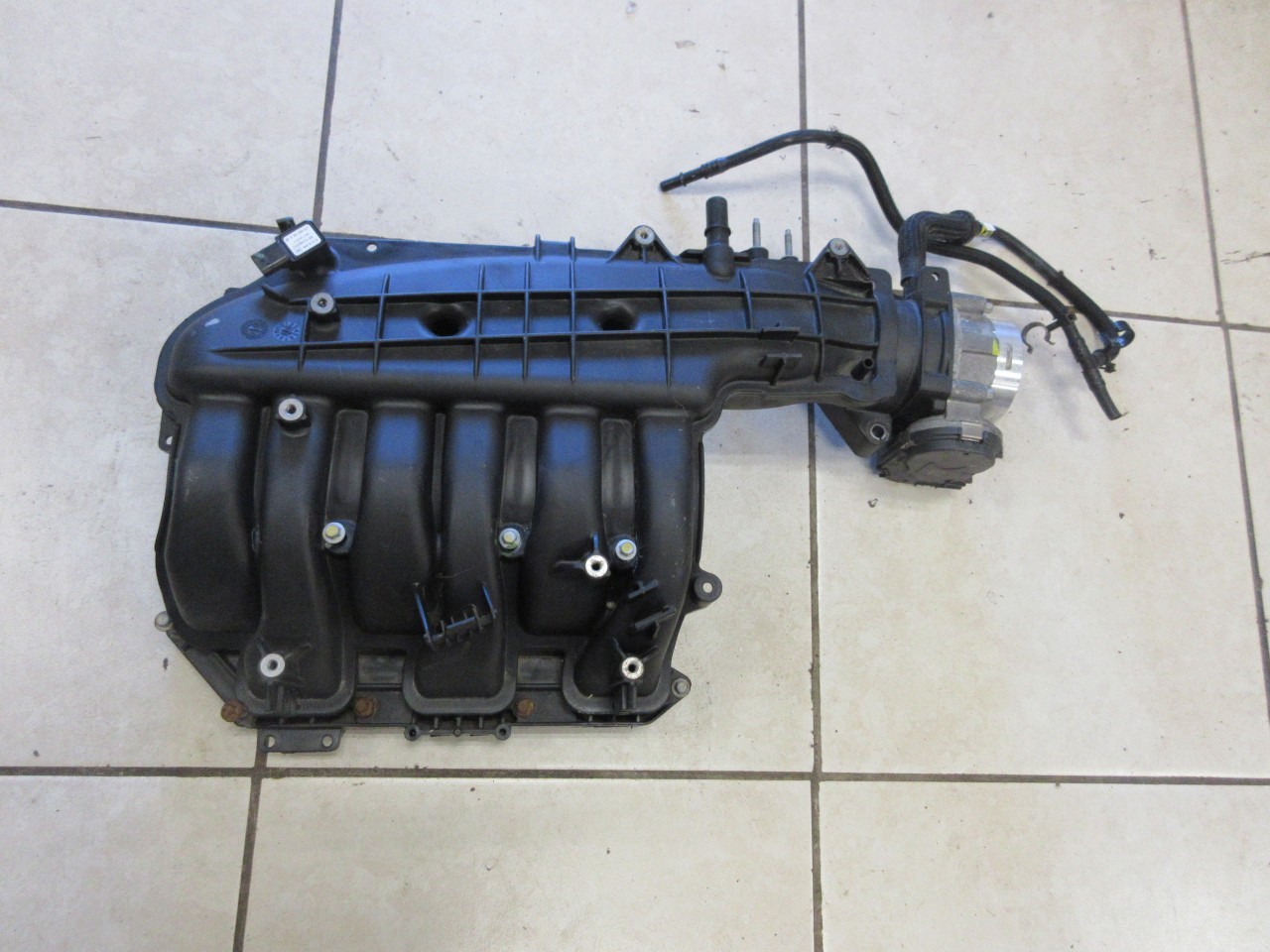 20-24 Jeep Gladiator OEM 3.6L Upper Air Intake Manifold Plenum w/ Throttle Body 