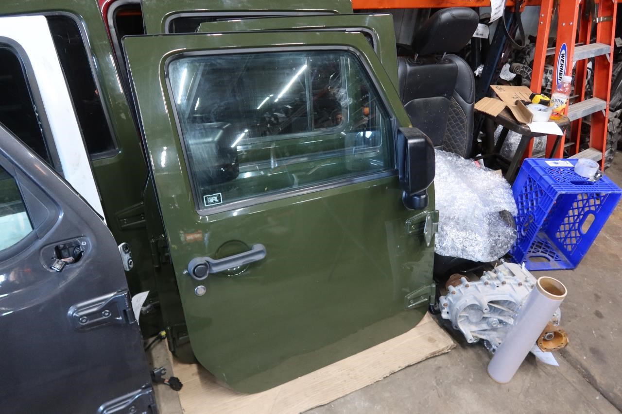 2011-2018 Jeep Wrangler JK JKU OEM Front Right Passenger Door 68079596