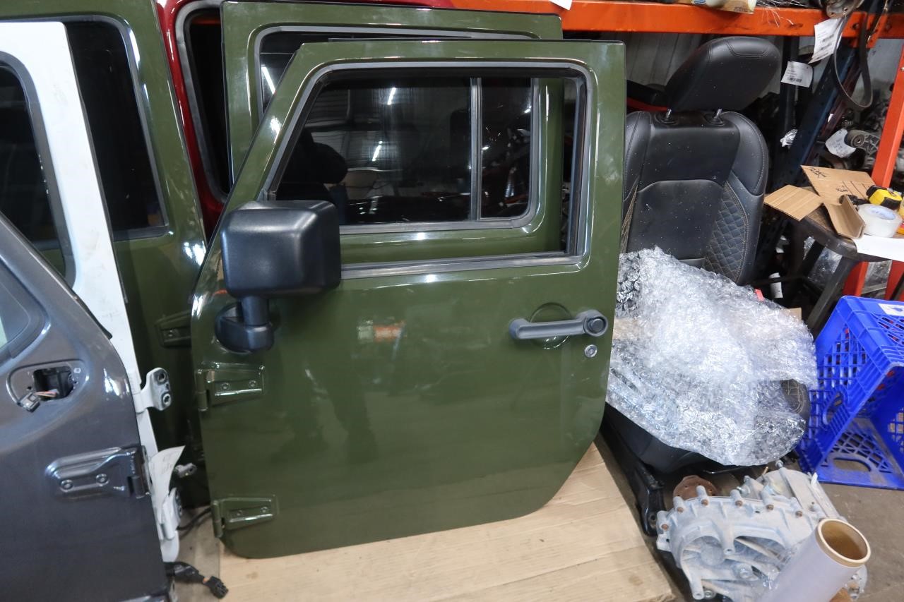 2011-2018 Jeep Wrangler JK JKU OEM Front Left Driver Door Loaded 68079597