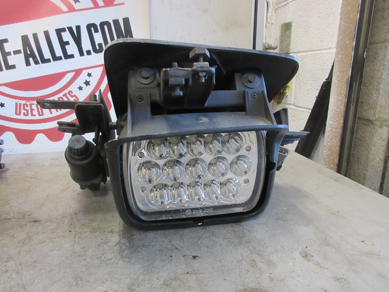 1988-1996 Chevrolet Corvette OEM Right Passenger Headlight Head Lamp 16509994 