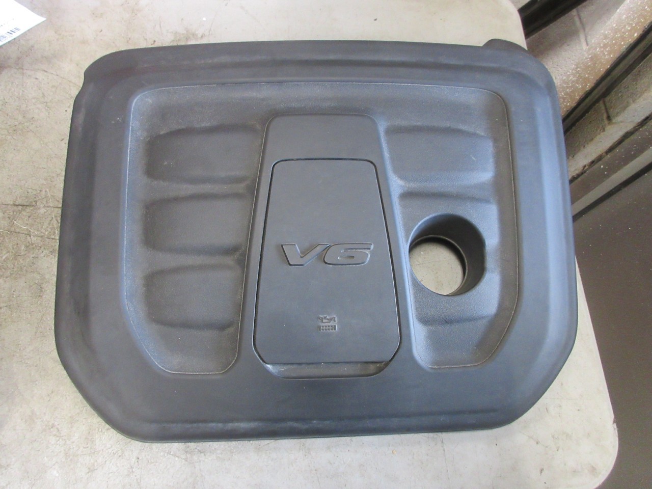 2016-2022 Jeep Grand Cherokee OEM Engine Cover 05281383