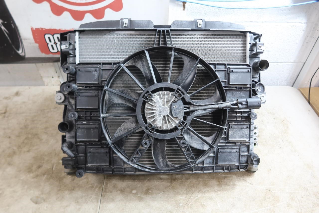 2014-2019 Chevy Corvette C7 OEM Radiator Cooling Assembly w/ Fan & Shroud