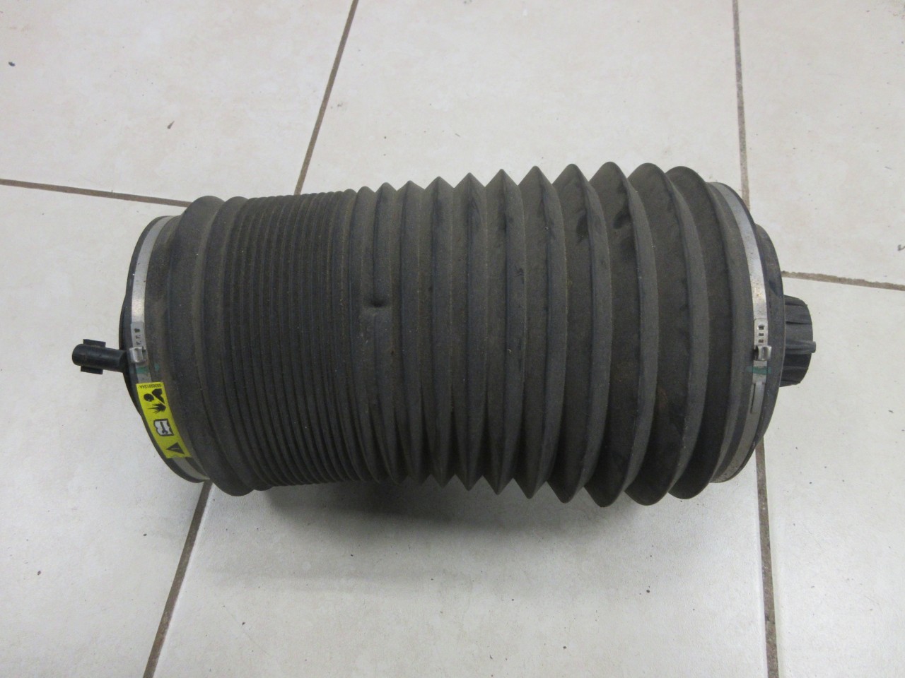 16-22 Jeep Grand Cherokee OEM Rear Left Air Suspension Spring Bag 68258355