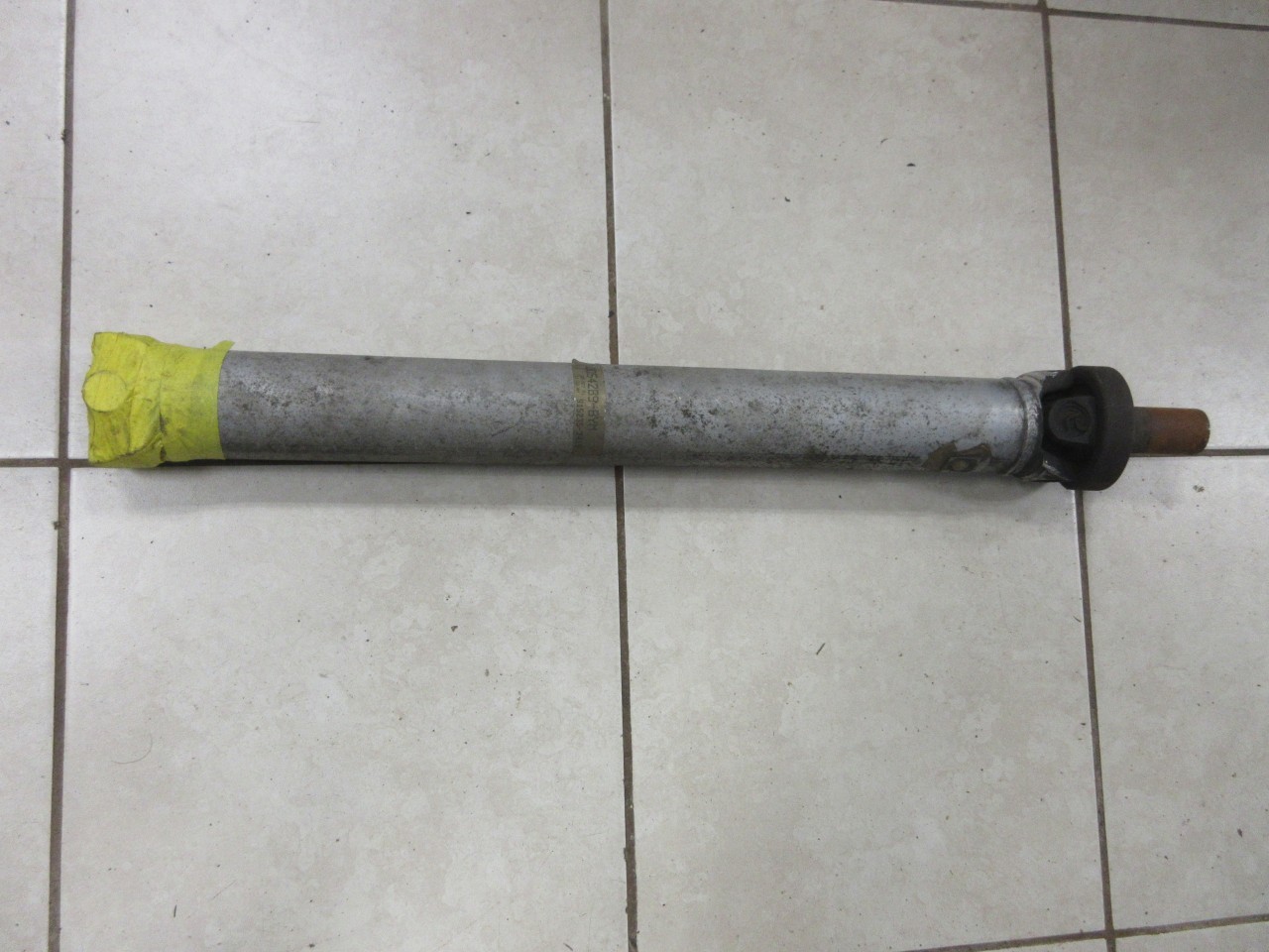 84-96 Chevrolet Corvette C4 OEM Dana 36 Rear Drive Shaft A/T 10054289