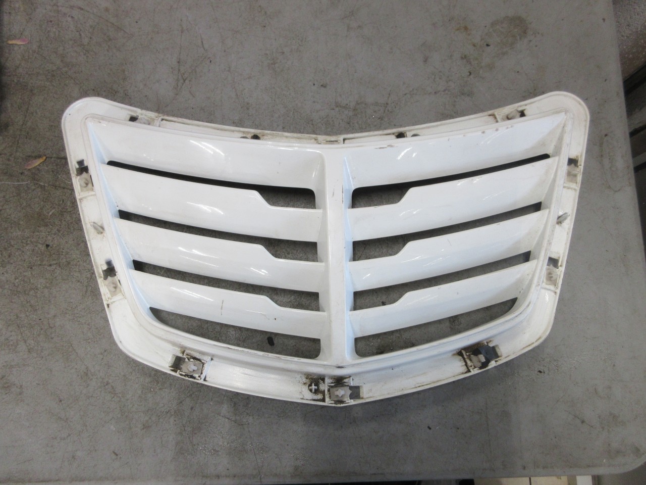 15-19 Chevy Corvette C7 Z06 Supercharged OEM Arctic White Hood Vent Grille 22847409