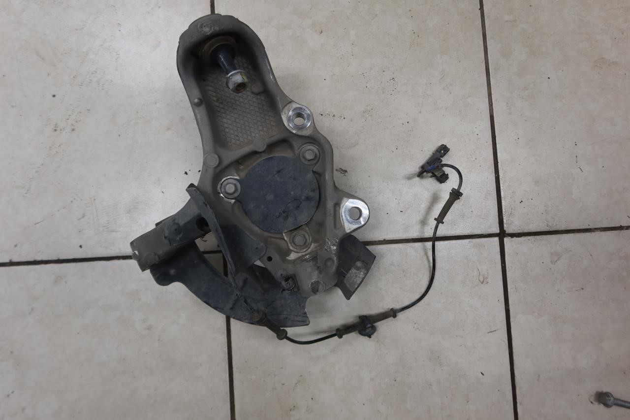 2014-2019 Chevy Corvette C7 OEM Front Right Passenger Knuckle Spindle 84036209