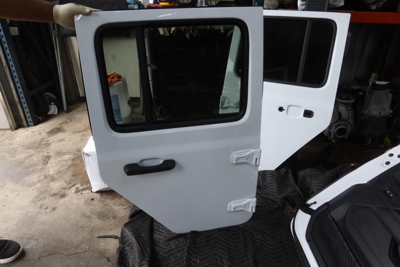 2018-2023 Jeep Wrangler Gladiator OEM Rear Right Passenger Door 68281908