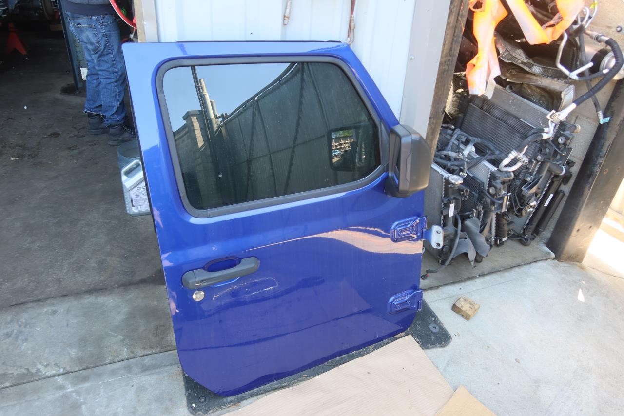 2018-2024 Jeep Wrangler Gladiator OEM Front Right Passenger Door 68281910