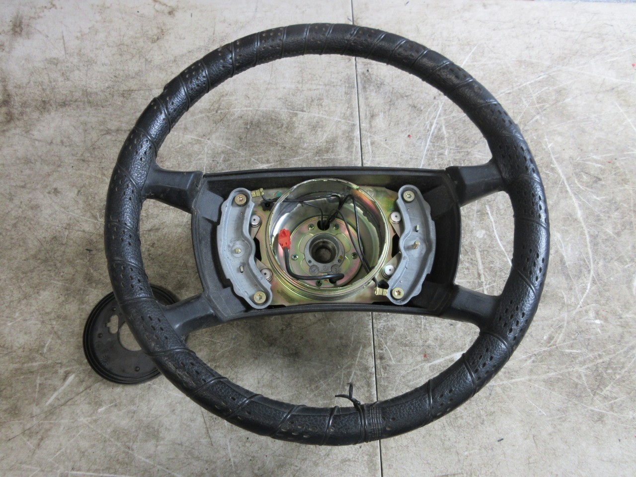 82-91 Mercedes R107 W123 W126 380SL 300TD 560SL Steering Wheel