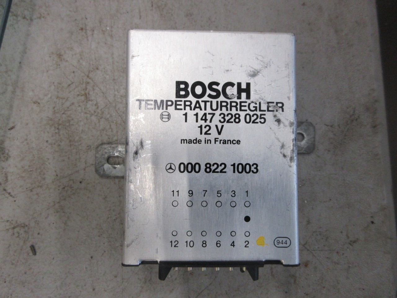 81-89 Mercedes R107 560SL 380SL Temperature Control Module 0008221003