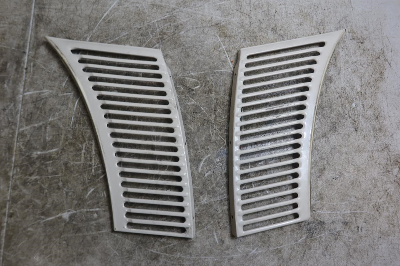 72-89 Mercedes R107 450SLC 350SL Front Right & Left Hood Vent Grill Set OEM