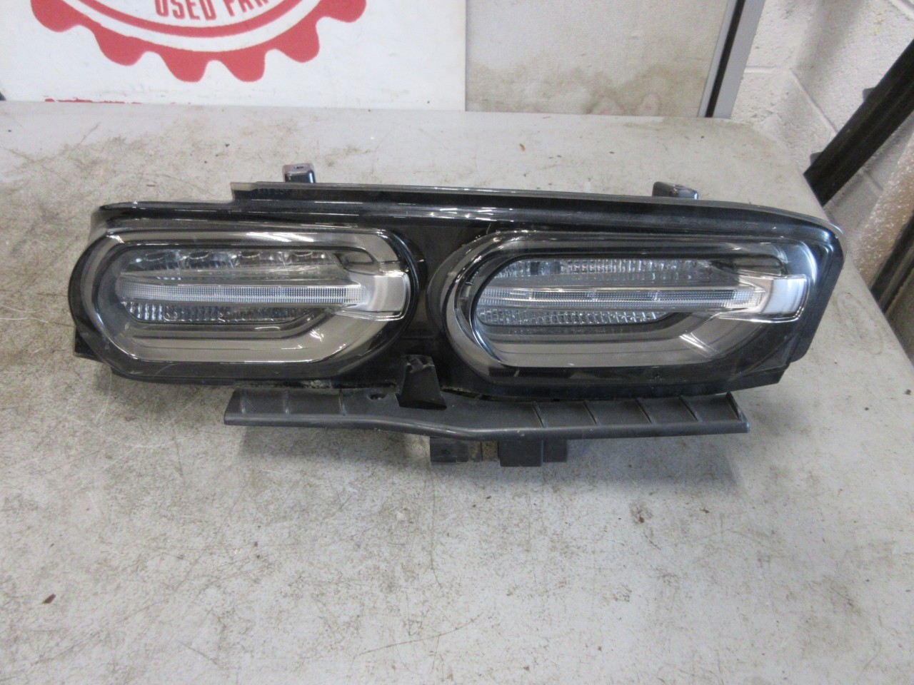 2019-2024 Chevrolet Camaro ZL1 OEM Left Driver Tail Light Smoked 84529732 