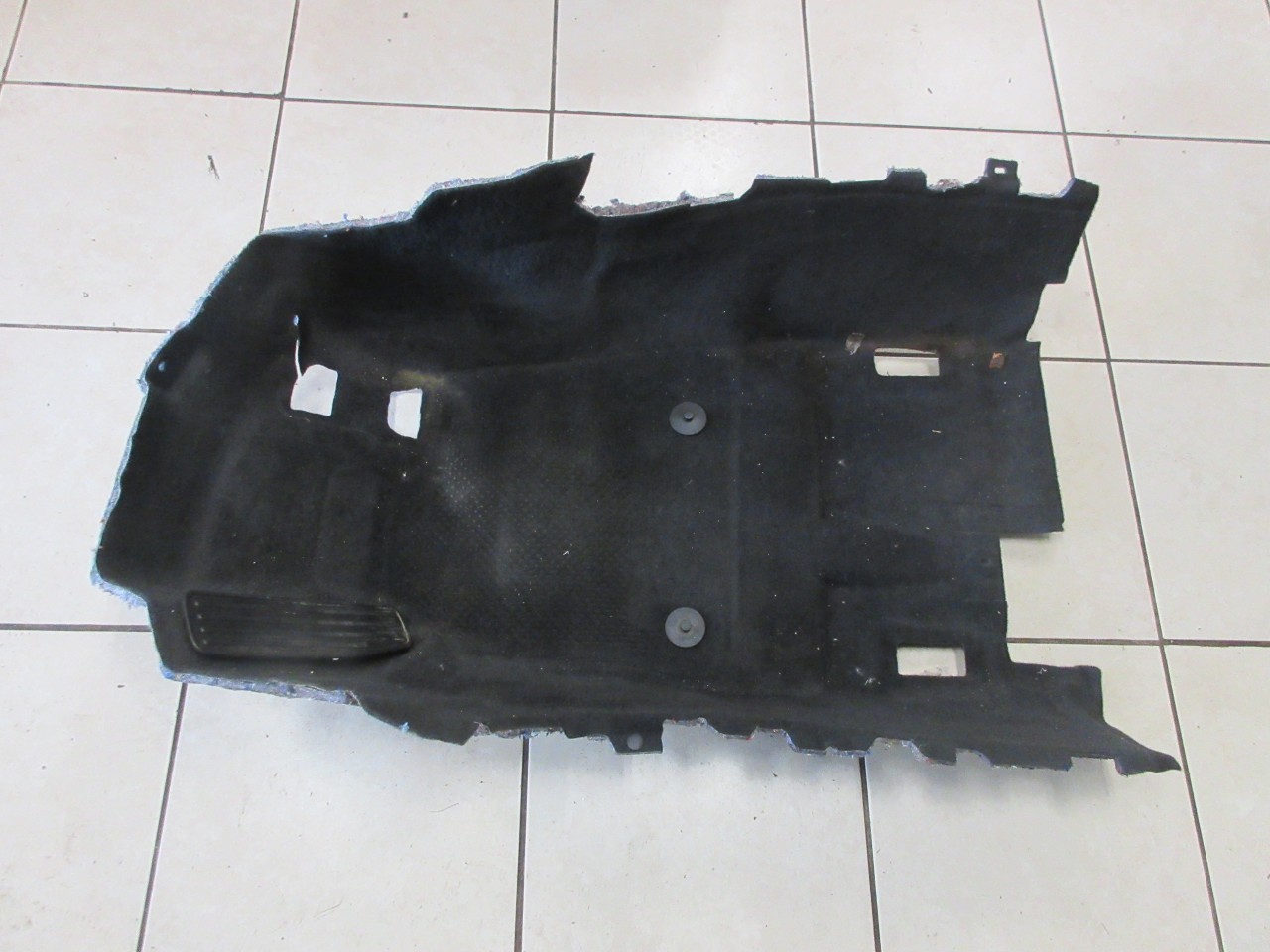 16-24 Chevrolet Camaro ZL1 OEM Front Left Driver Carpet Cover Liner 84359517