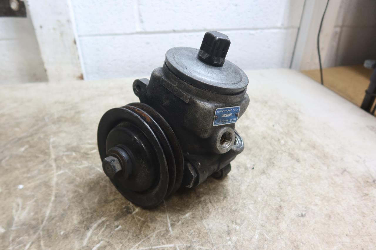 1986-1989 Mercedes Benz 560SL OEM Power Steering Pump 1264601680