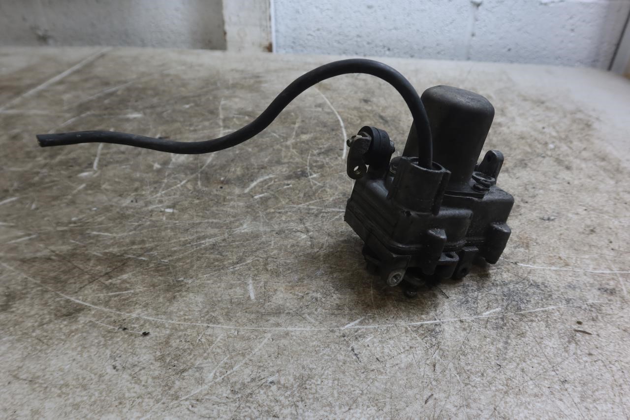 1986-1989 Mercedes Benz R107 560SL OEM Cruise Control Actuator 0025458632