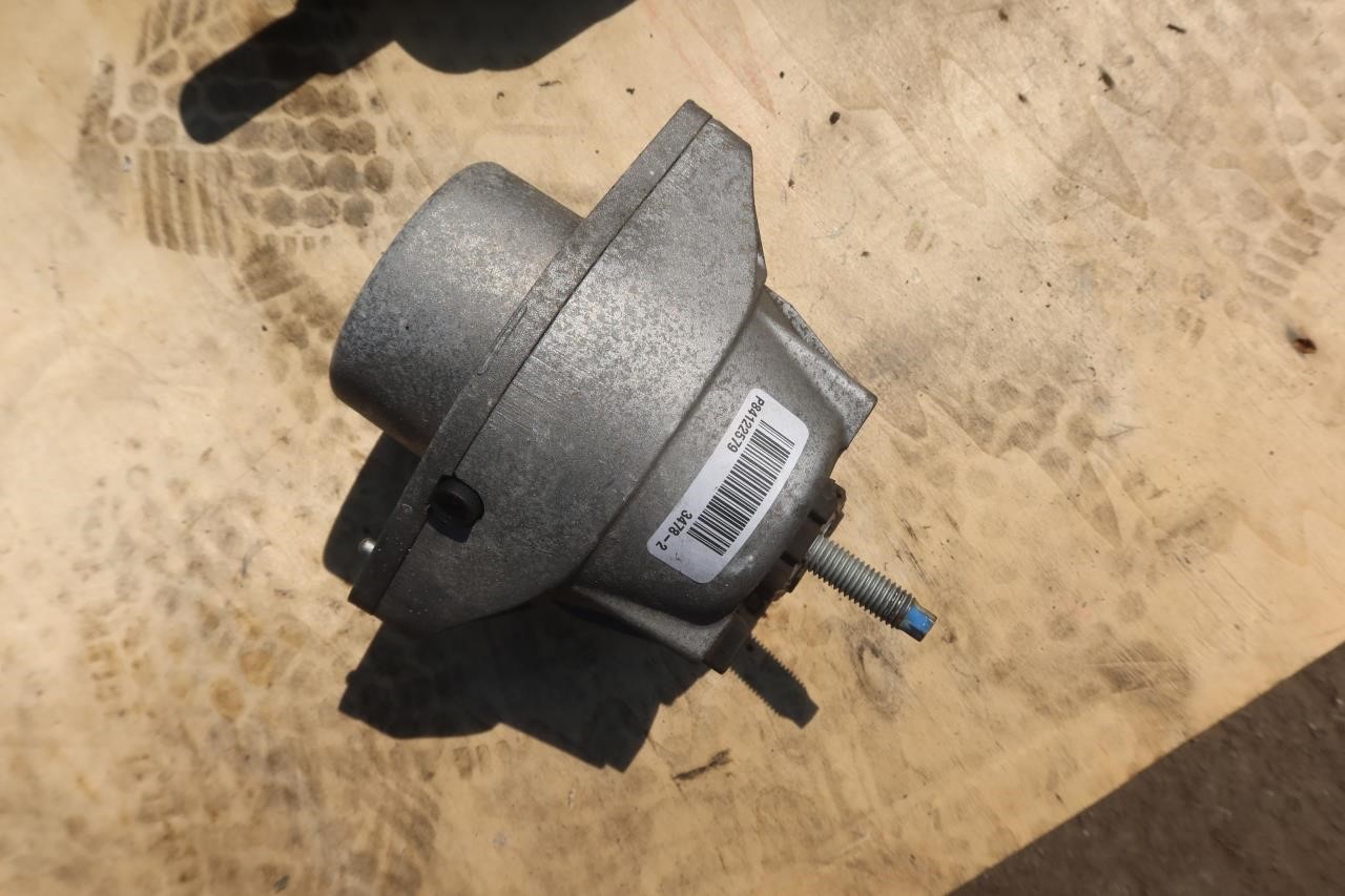 2017-2024 Chevy Camaro ZL1 OEM Left LH Driver Engine Mount 84122579