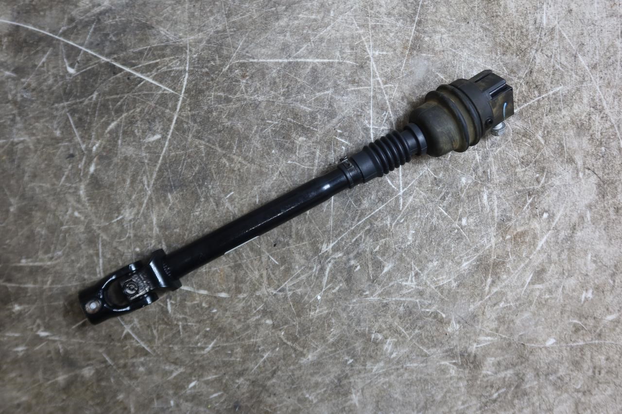 2018-2024 Jeep Wrangler JL OEM Steering Column Intermediate Shaft 68274743

Quantity Checked 10-9-24