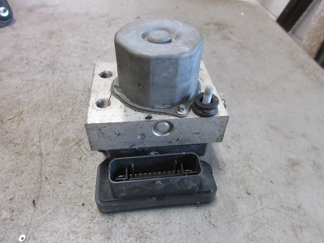 14-16 Chevrolet Corvette C7 Stingray OEM Anti Lock Brake Control Module 23459262