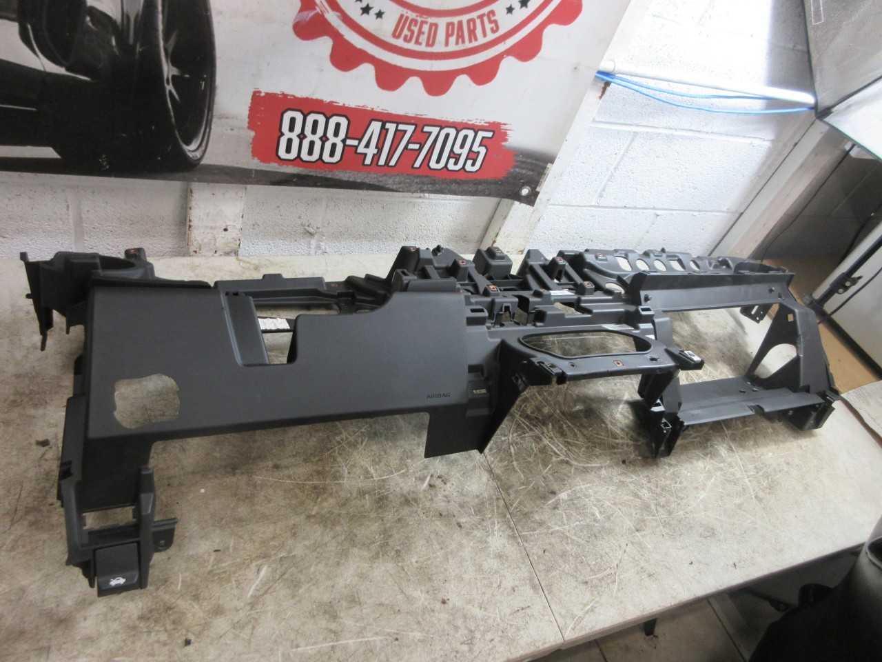 2017-2019 Chevrolet Camaro OEM Instrument Panel Dashboard 84338298