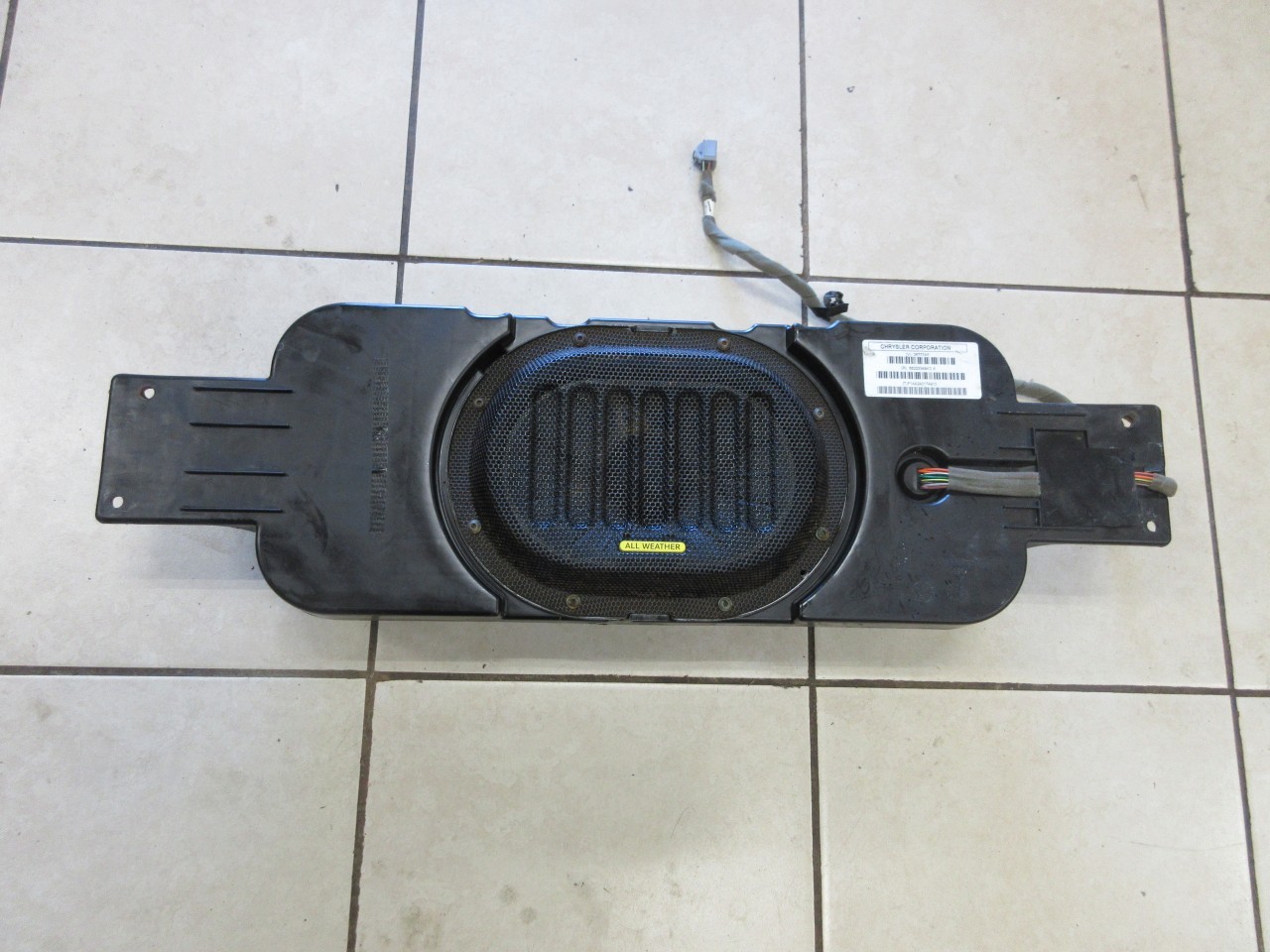 2015-2018 Jeep Wrangler JK OEM Subwoofer Speaker 68223349