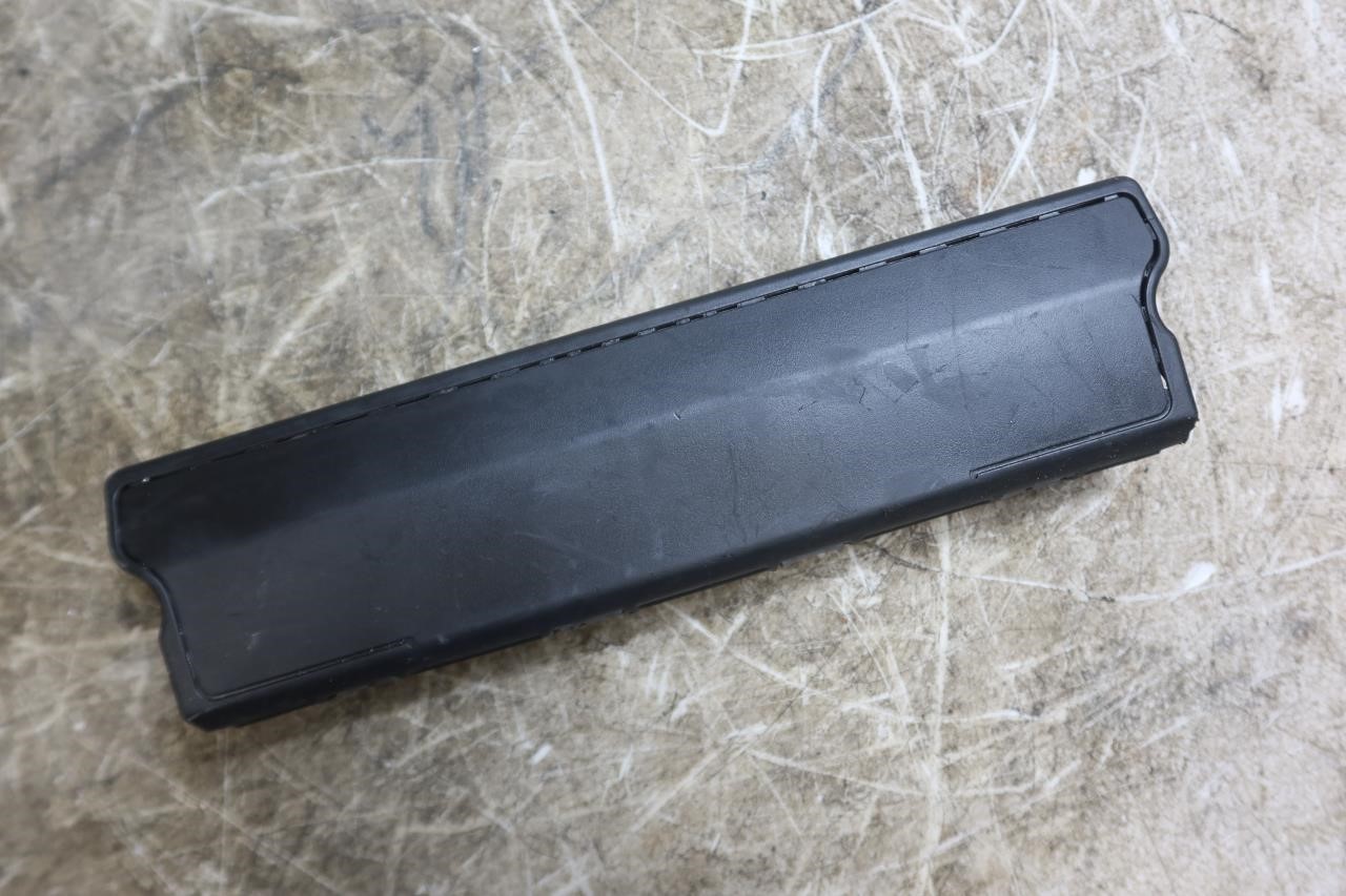 2016-2024 Chevy Camaro OEM Right Passenger Knee 84081261