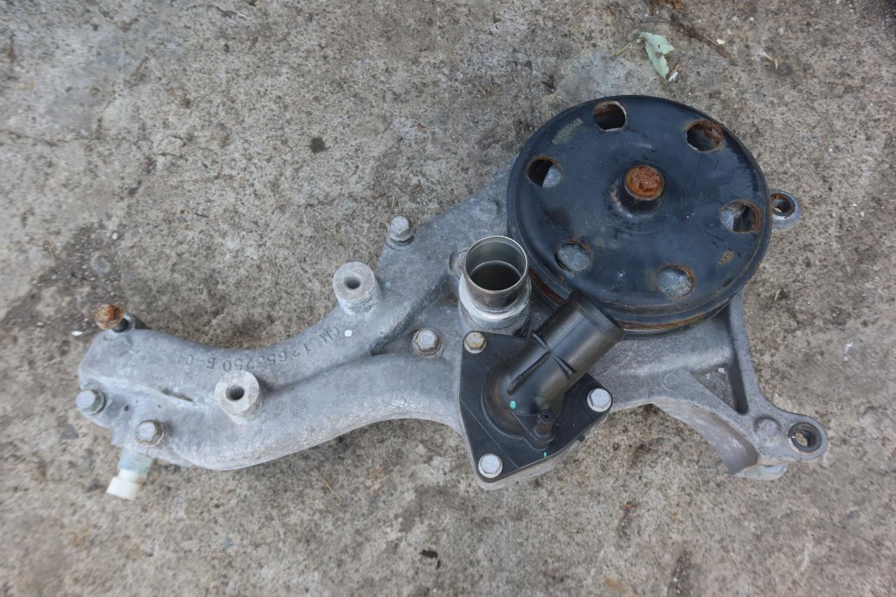 2015-2019 Chevy Corvette C7 OEM Water Pump Housing Assembly 12685731