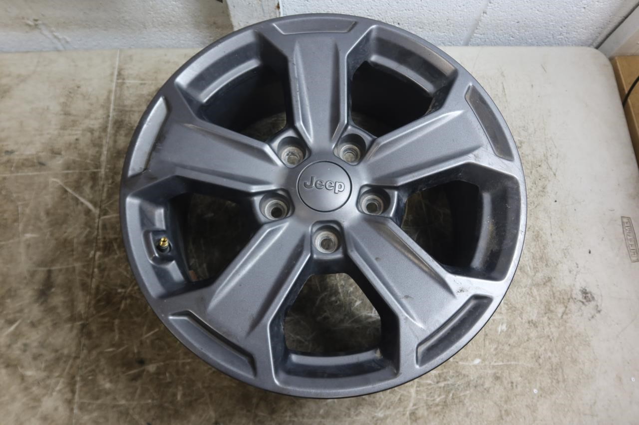 Jeep Wrangler JK Rubicon Recon OEM Wheel Single 17x7.5 Grey