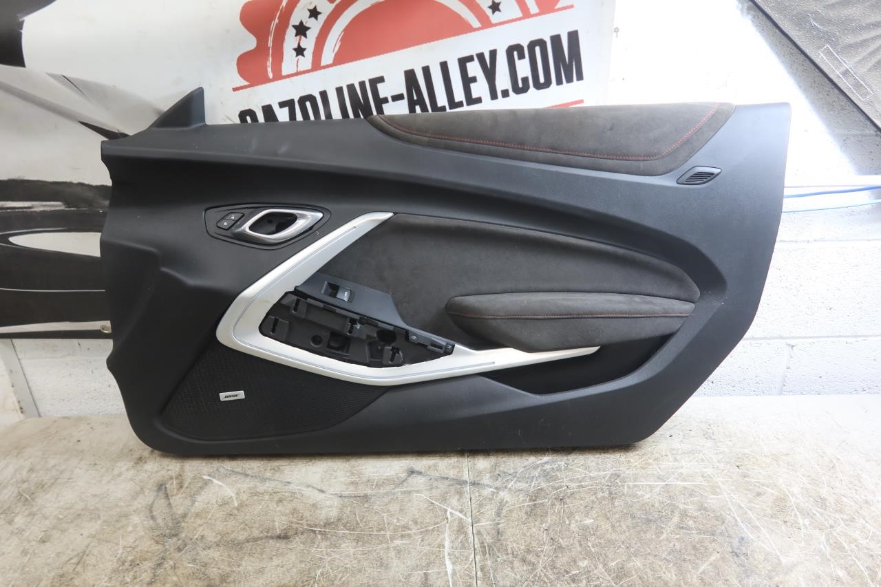 2017 2018 2019 Chevy Corvette C7 OEM Right RH Passenger Door Trim 84557720