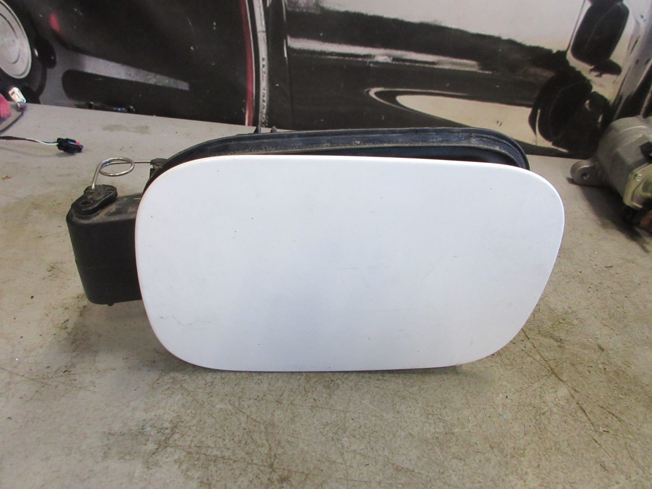 2014-2020 Jeep Grand Cherokee OEM Fuel Filler Housing 68156453