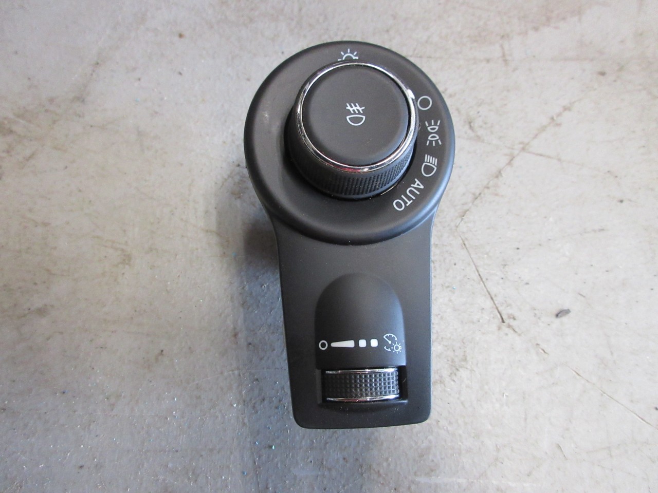 2021-2024 Dodge Durango OEM Headlamp and Fog Lamp Switch 68474269