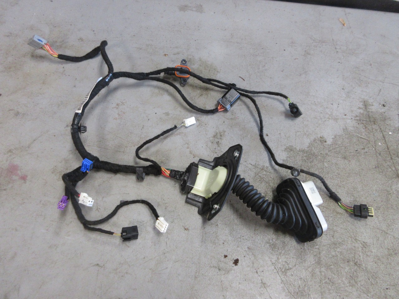 2021 2022 Dodge Durango OEM Front Left Door Wiring Harness 68477695