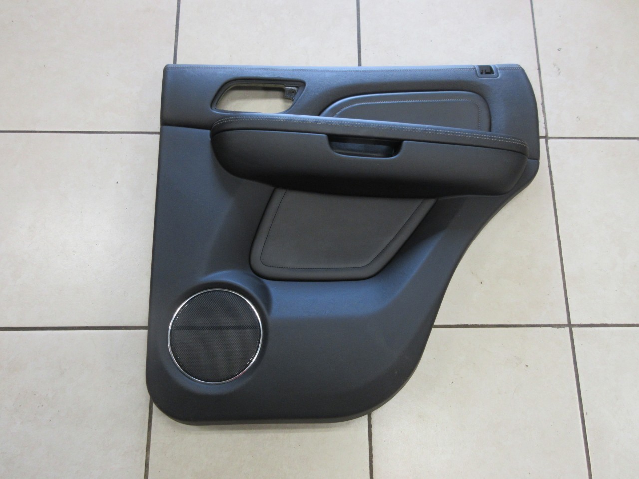 07-14 Cadillac Escalade OEM Rear Right Passenger Door Trim Panel 15096286