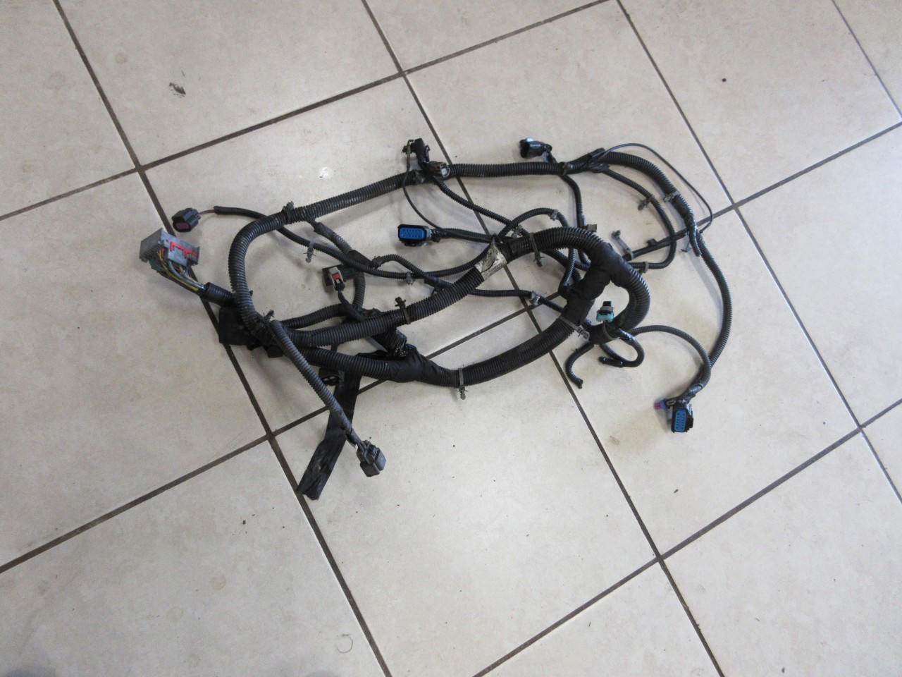 2010-2014 Cadillac Escalade OEM Headlamp Wiring Harness 22908046 