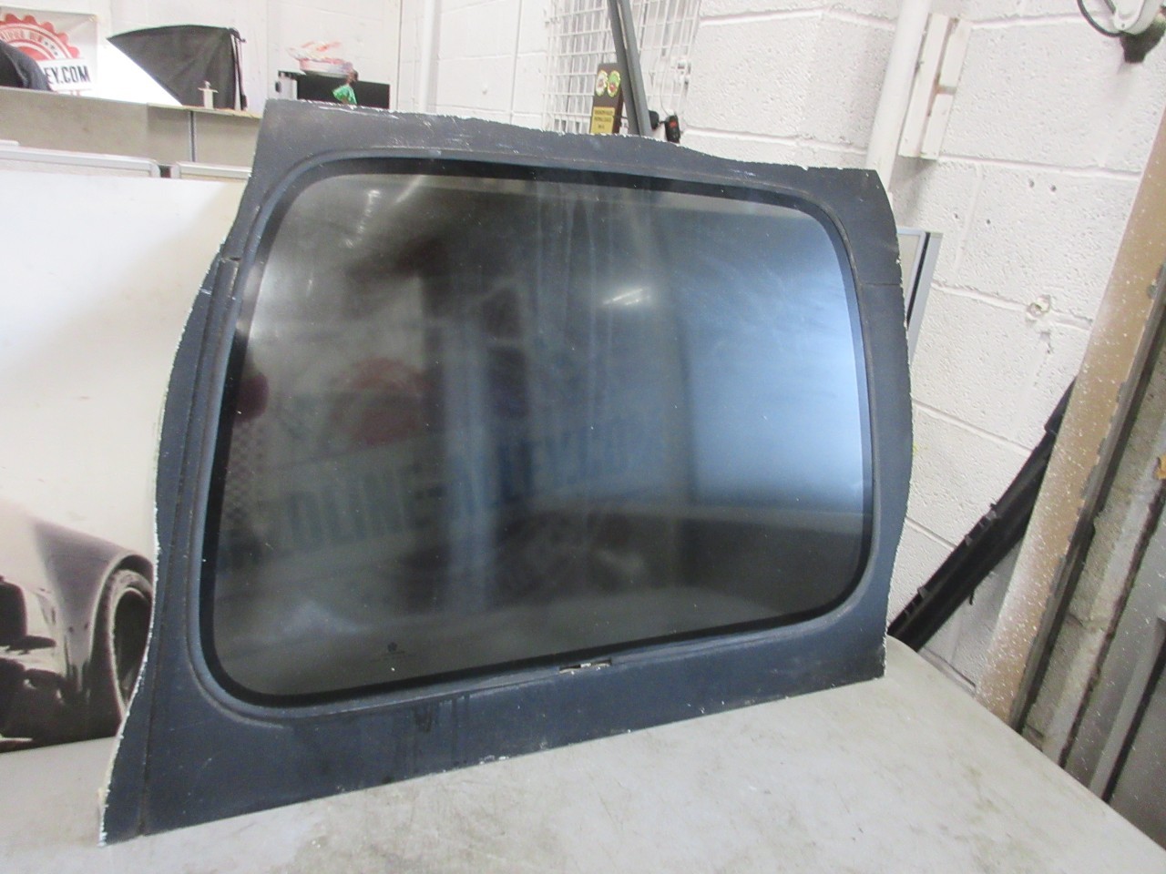 1997-2006 Jeep Wrangler TJ OEM Rear Right Passenger Quarter Hardtop Glass Window