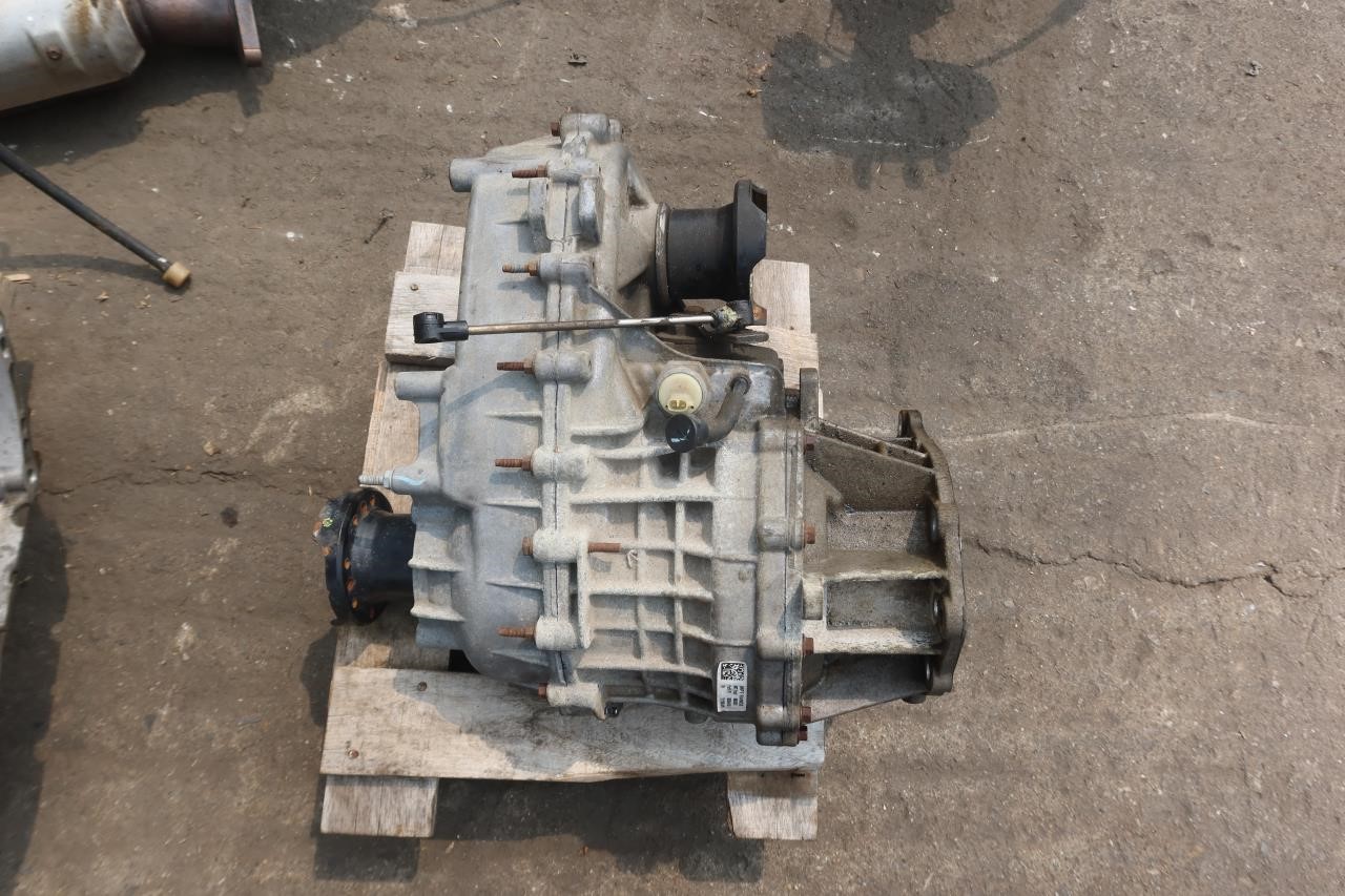 2018-2023 Jeep Wrangler JL Rubicon OEM 4:1 Automatic Transfer Case 68240441