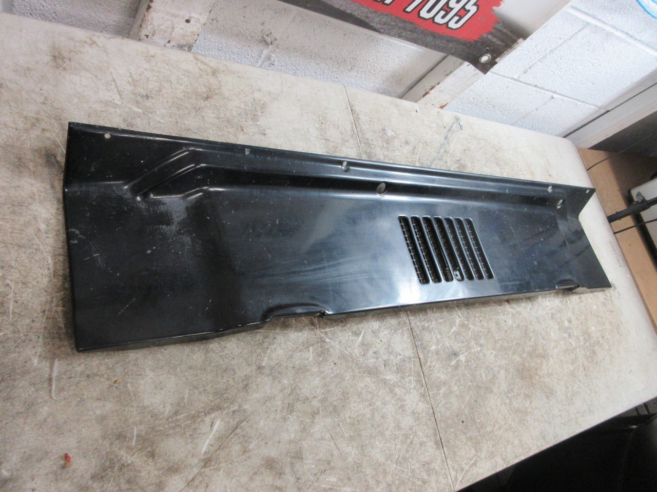 1997-2006 Jeep Wrangler TJ LJ OEM Single Vent Cowl Grille Grill Panel 55174636AB