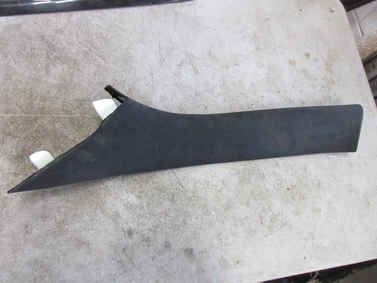 16-25 Jeep Grand Cherokee OEM Left A Pillar Molding Trim Panel 5VK87