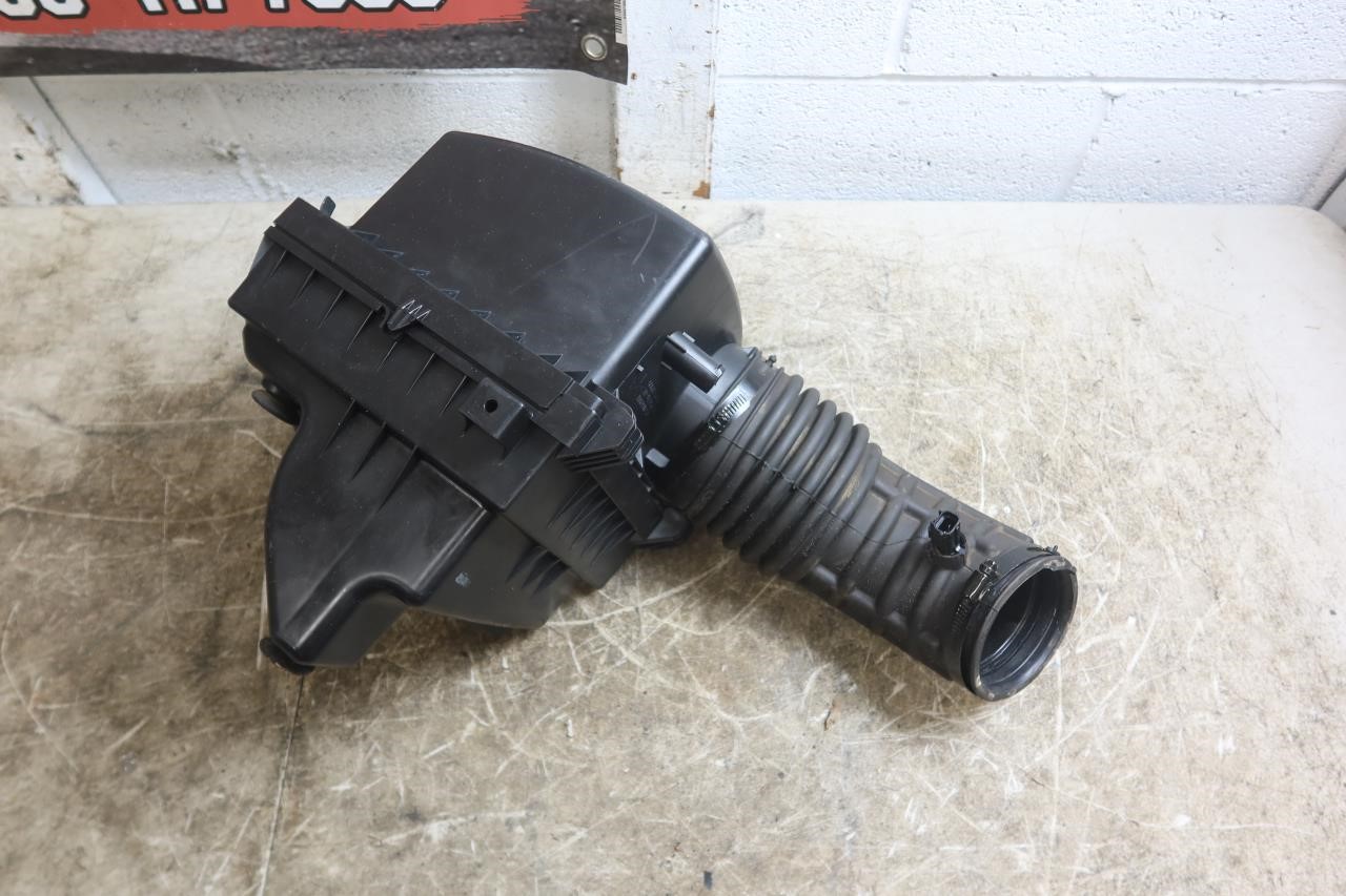 2020 2021 Jeep Grand Cherokee 6.4L OEM Air Cleaner Intake Filter Box 05038546