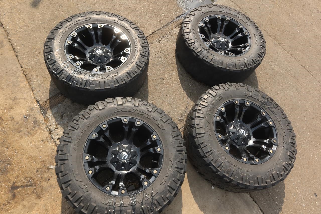 20x10 Fuel D560 Vapor Black Wheels Set of 4 5x5 Jeep Wrangler JL JK