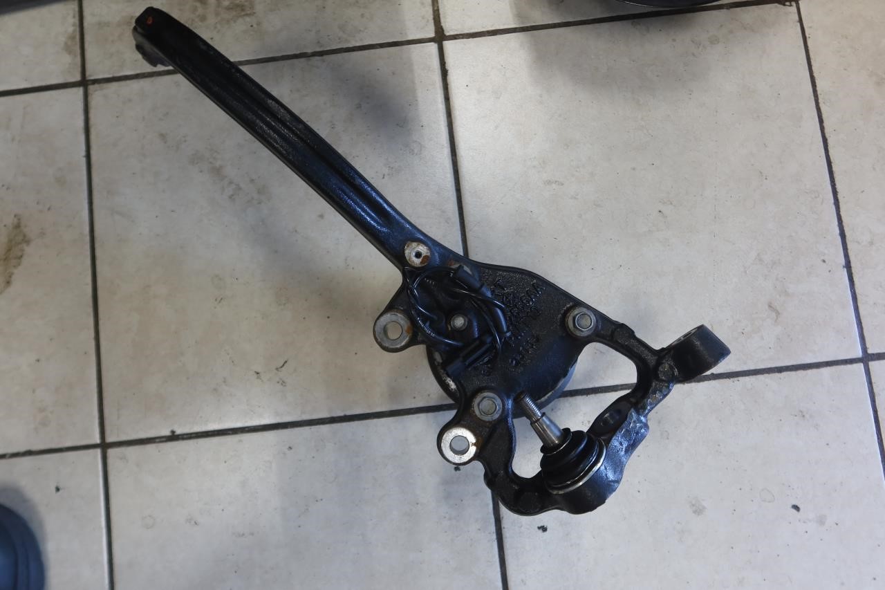 2015-2023 Dodge Challenger SRT Hellcat OEM Front Left LH Knuckle 68492555